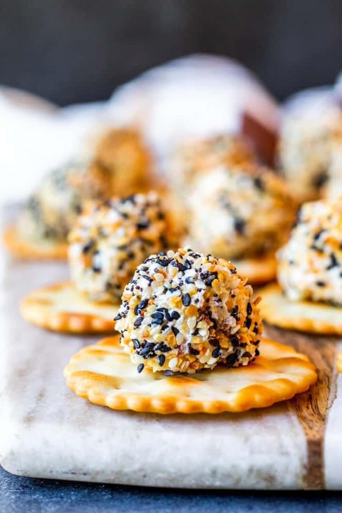 Bacon ile her şey Bagel Cheese Ball ısırıkları